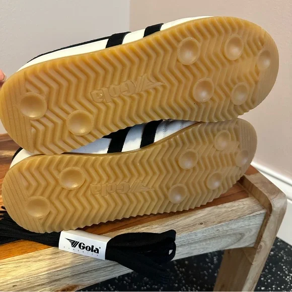 Gola White and Black Sneakers - Picture 3 of 6